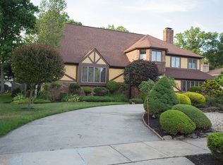 6 Ross Ave, Edison, NJ 08820