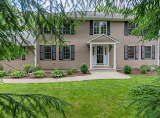 57 County St, Dover, MA 02030