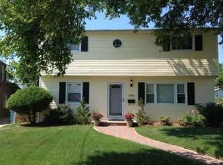 1987 Everett St, Valley Stream, NY 11580