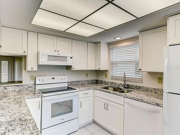 4th image of 2039 Wood Hollow Pl