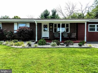 5 Anglesey Cir, Middletown, PA 17057