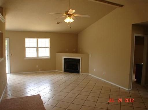 3rd image of 1300 E Rachel Ln