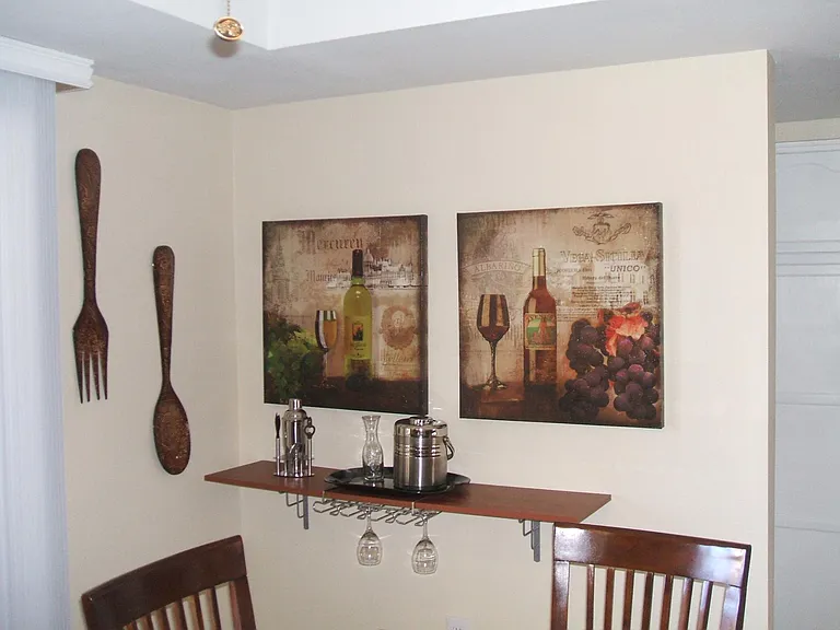 Wine/Cocktail/Martini Bar