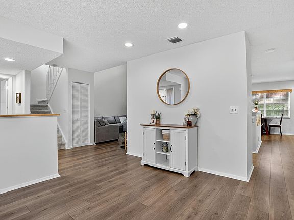 3rd image of 11461 Lakeview Drive #8