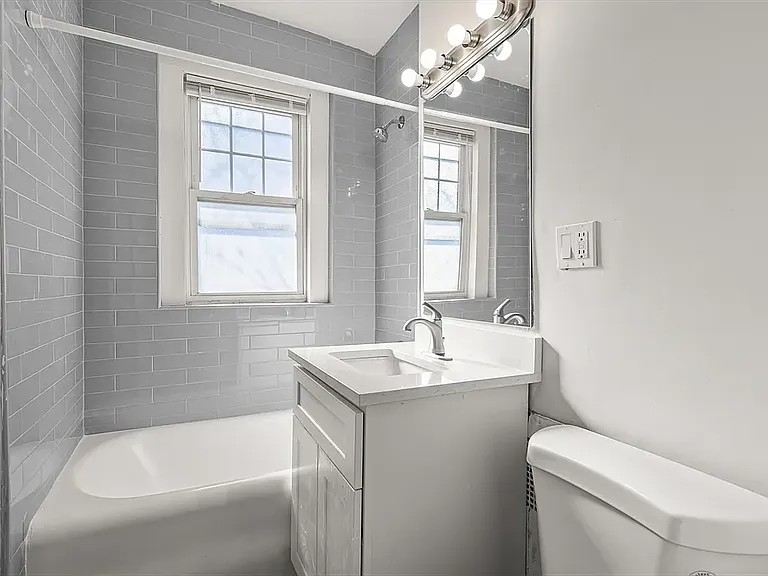 58 Selkirk Rd #2 — Photo 5