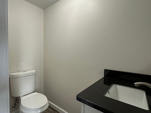 3rd image of 132 N Jefferson St