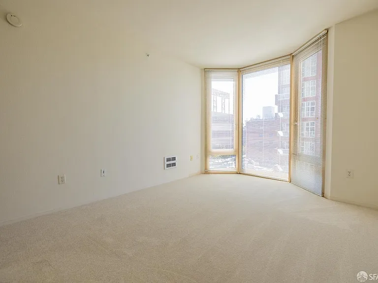 88 King St #606 — Photo 17