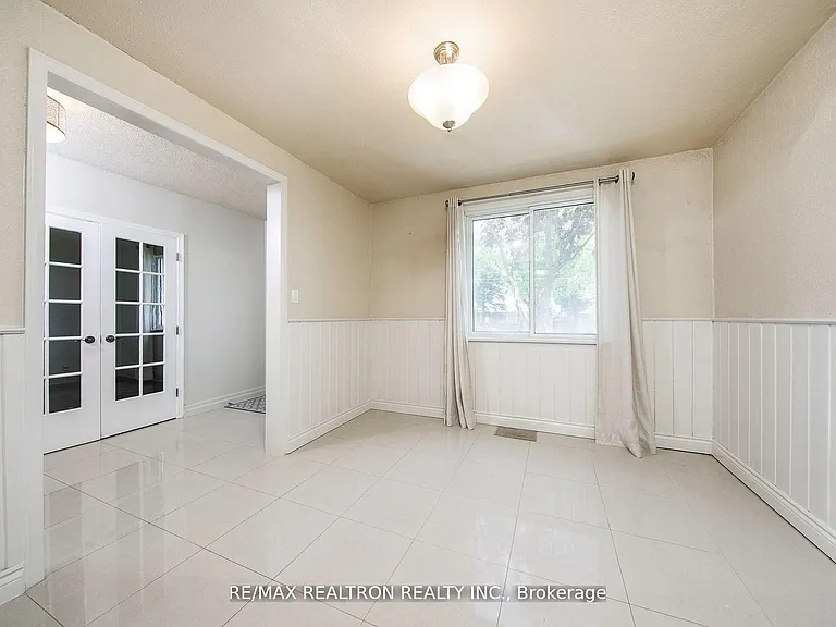 24 Highland Park Blvd — Photo 8