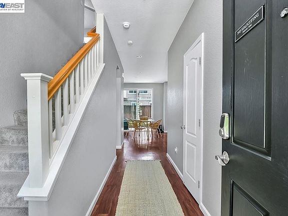 4th image of 244 Laird Pl