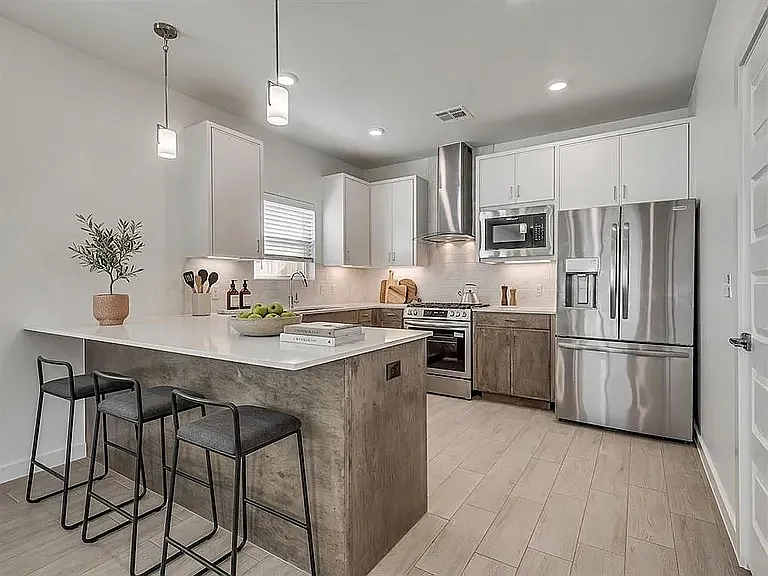 4200 NW 180th Ter — Photo 18