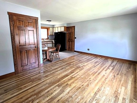 4th image of 1205 Elden Dr