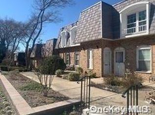 655 Middle Country Rd APT 1B2, Coram, NY 11727