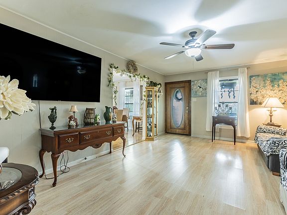 4th image of 3109 Edmond Ave