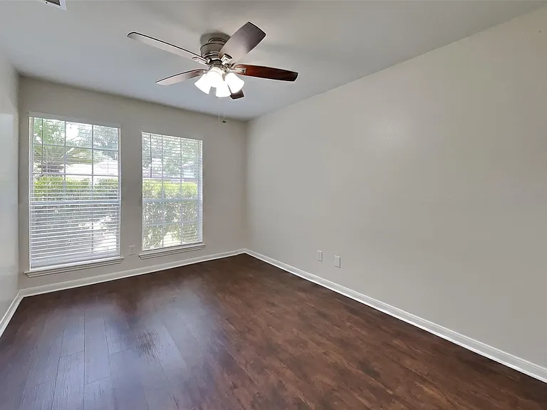 2631 Sherwood Hollow Ln — Photo 12