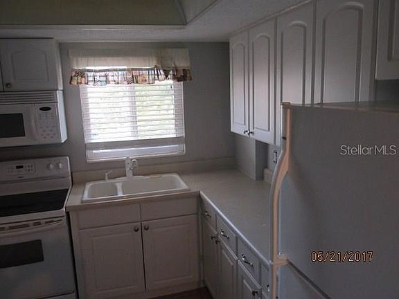 5th image of 4105 Lake Bayshore Dr #405