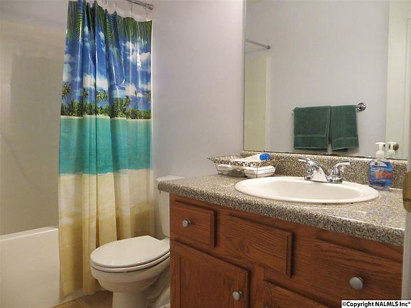 5th image of 106 Green Lea Ln