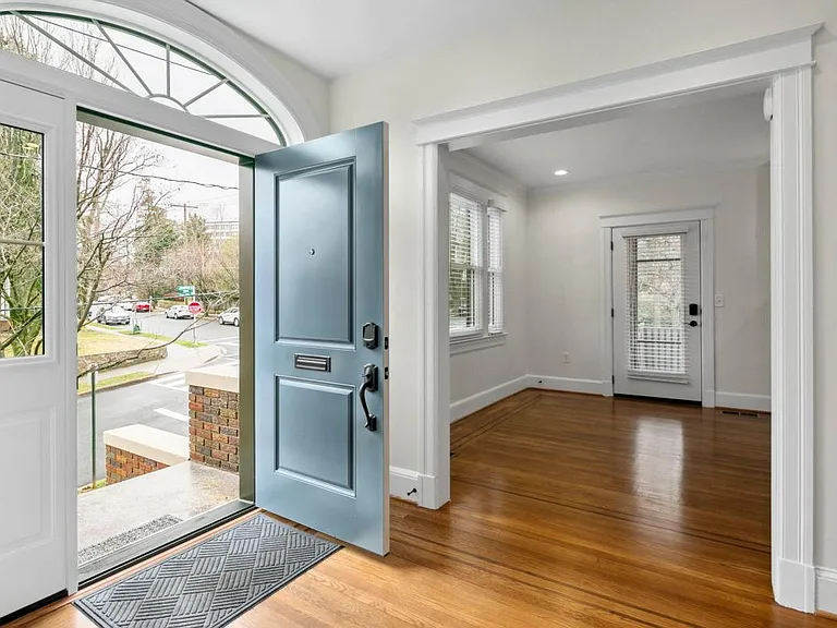 3643 Jenifer St NW — Photo 8