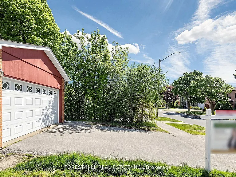 44 Lund St N #MAIN SECOND — Photo 3