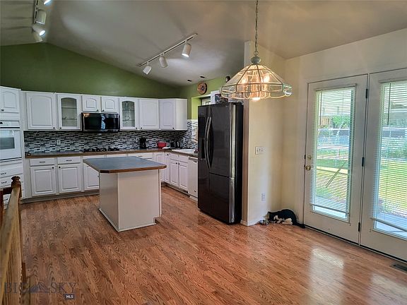 4th image of 1006 E Missoula Ave