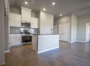 10365 SW 55th Ter, Mustang, OK 73064