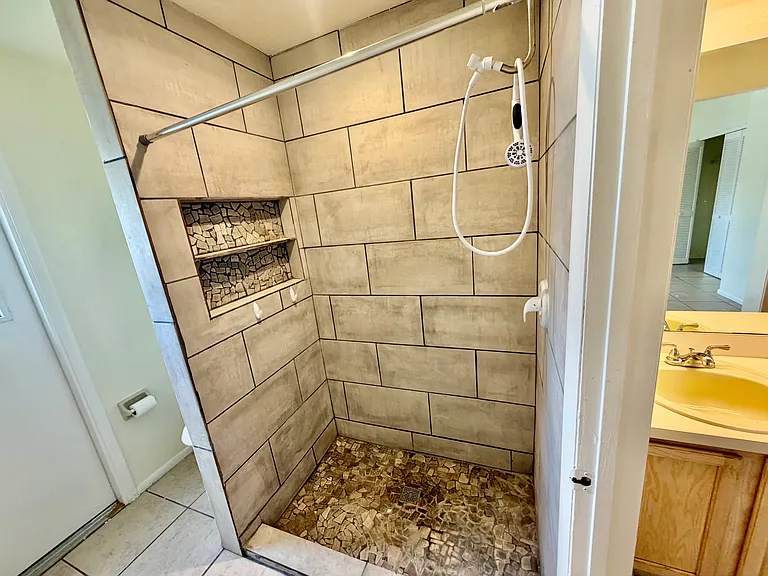 1012 Henson Ct — Photo 13
