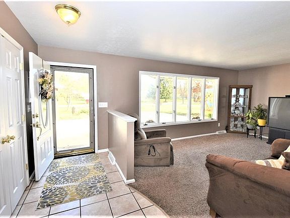 3rd image of 8980 Crow Dr
