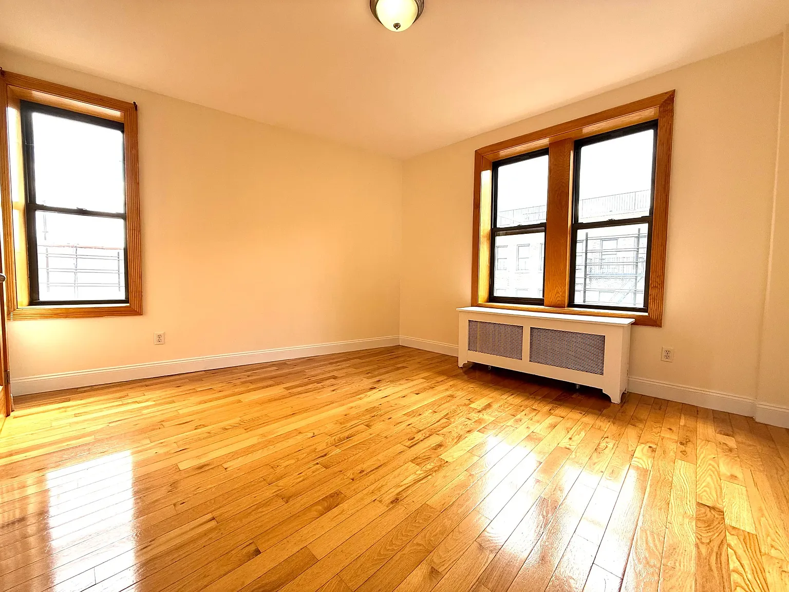 44 Bennett Avenue — Photo 3