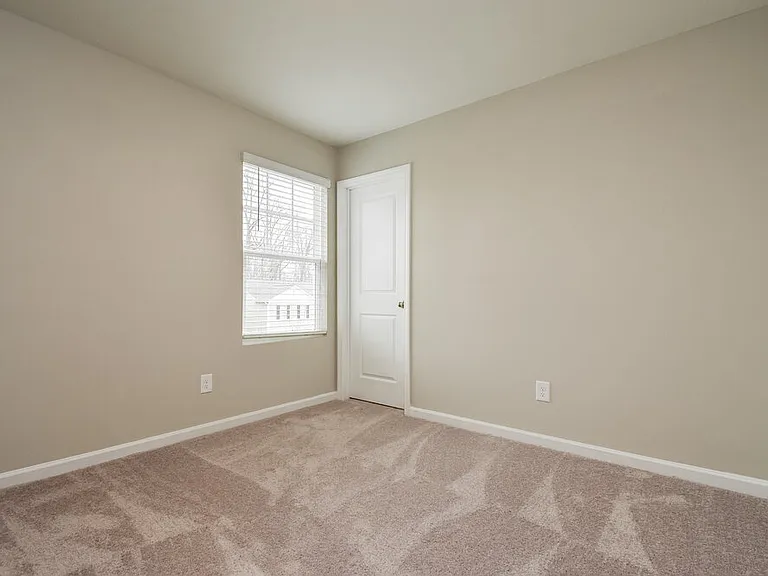 526 Knightsbridge Ln — Photo 12