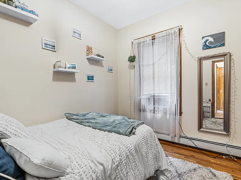 422 Hanover St #3 — Photo 10