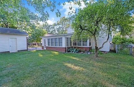 1309 Warwick St — Photo 2