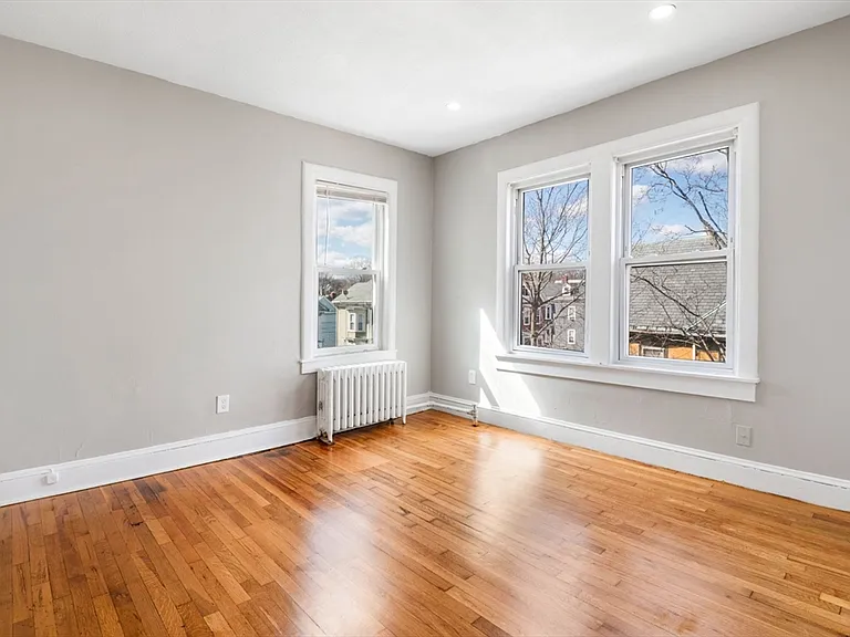 501 Warren St #6 — Photo 8