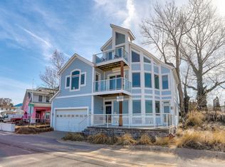 36 Lake Shore Dr, South Haven, MI 49090