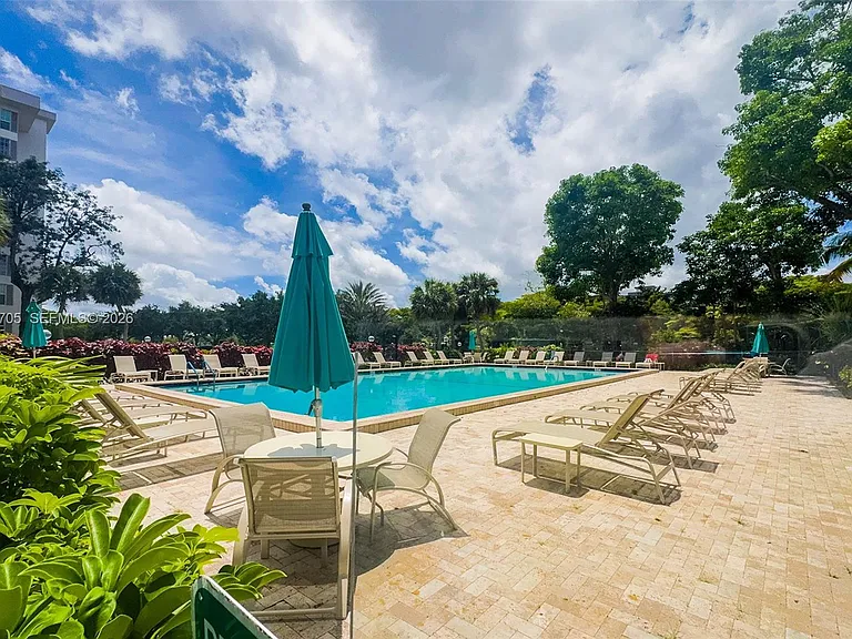 3200 N Palm Aire Dr #207 — Photo 20