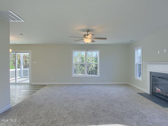 5th image of 713 Jasmine Lane