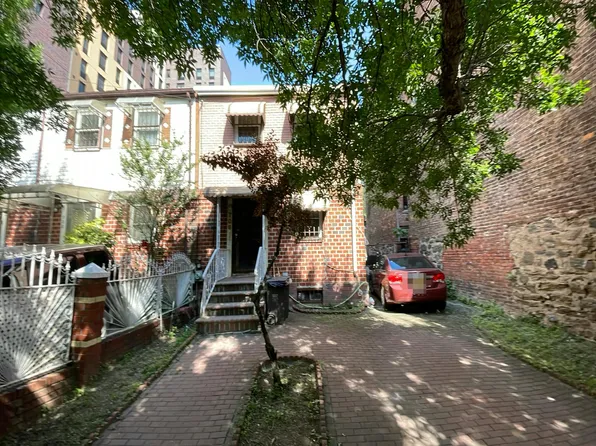 706 Eagle Ave, Bronx, NY 10455