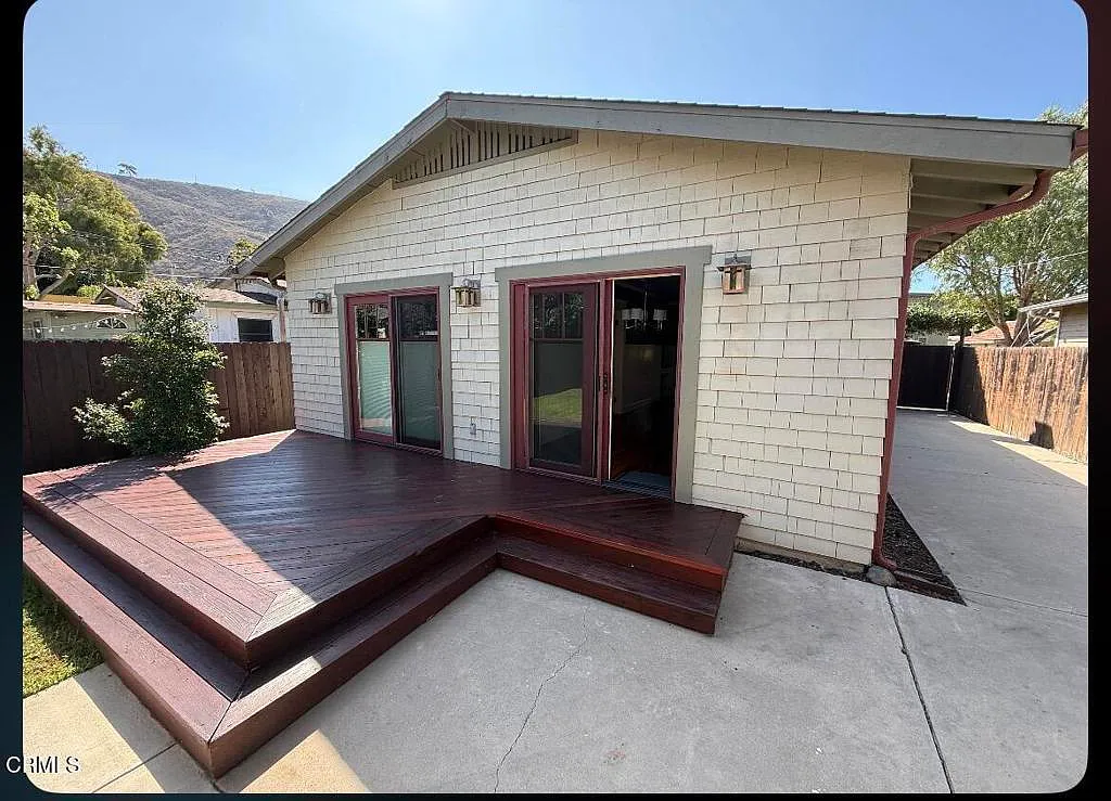 2 bed, 2.0 bath, 972 sqft, $4,100 — Photo 2