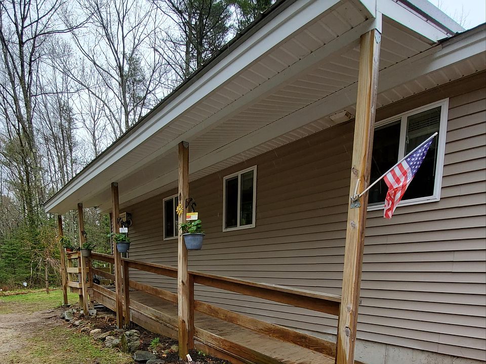 Handicap accessible ramp on Main entrance.