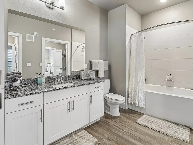 Park Place Apartments — Photo 11