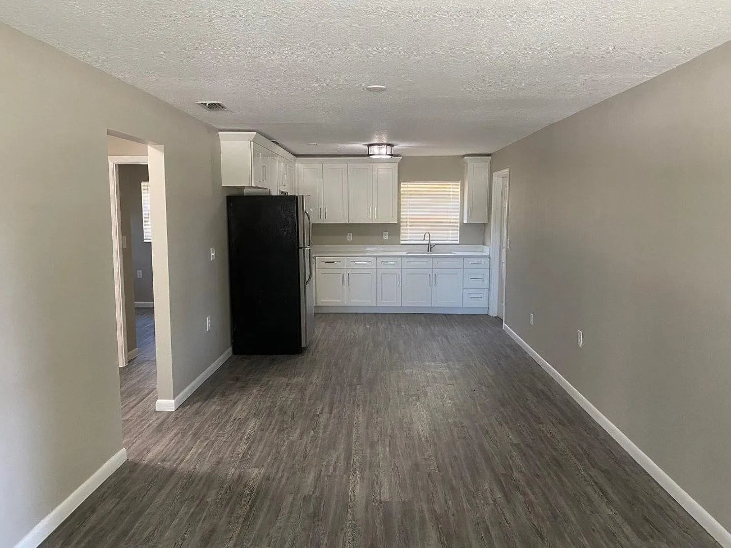 3 bed, 1.0 bath, 1150 sqft, $1,450 — Photo 3