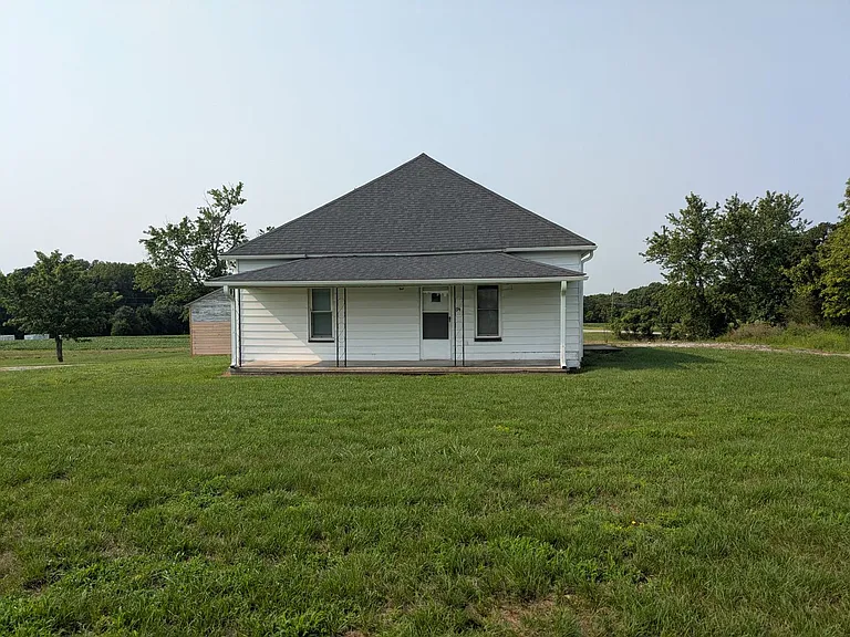 194 Johnson Rd — Photo 1