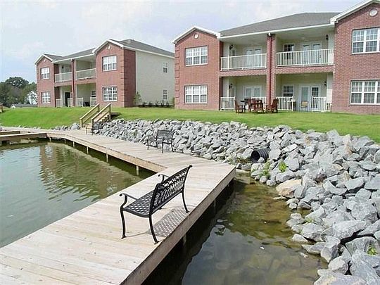 2nd image of 129 Clearwater Cir Unit A