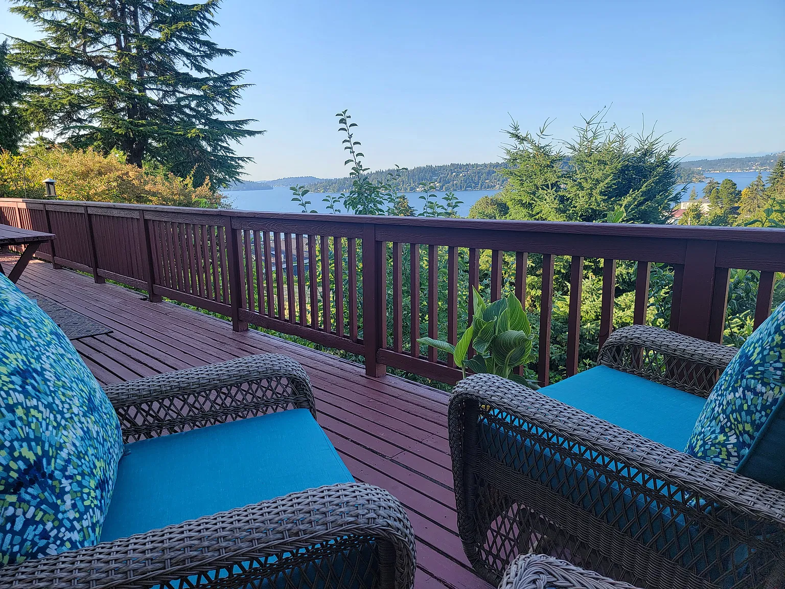 3 bed, 1.5 bath, 2200 sqft, $4,200 — Photo 2