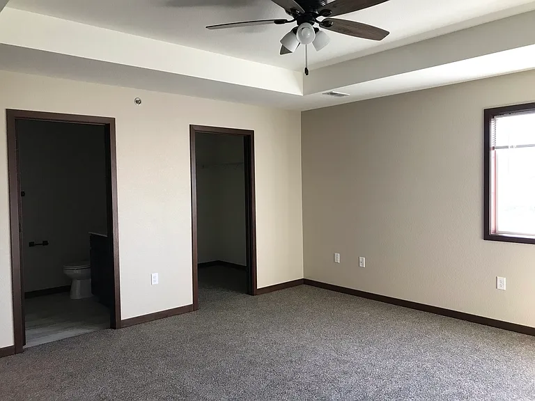 3 bedroom primary bedroom