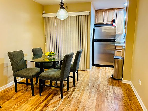 5th image of 3951 W Ainslie St APT 7