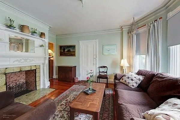 2 bed, 1.0 bath, 800 sqft, $2,400 — Photo 3