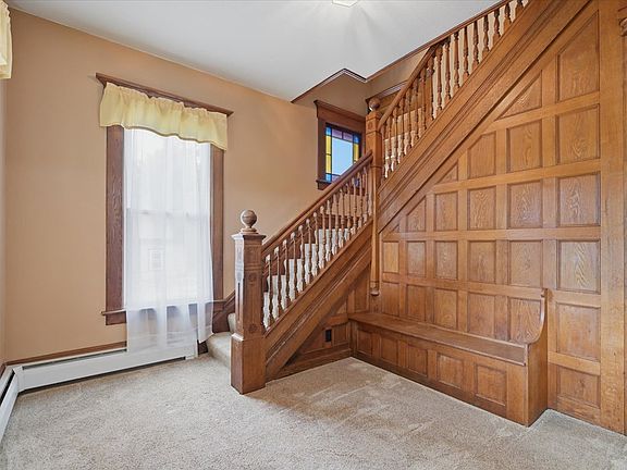 3rd image of 504 Vine St