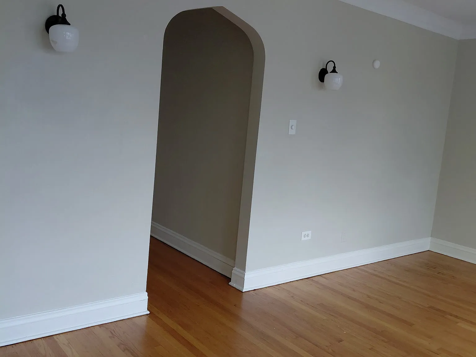 2 bed, 1000 sqft, $1,325 — Photo 3