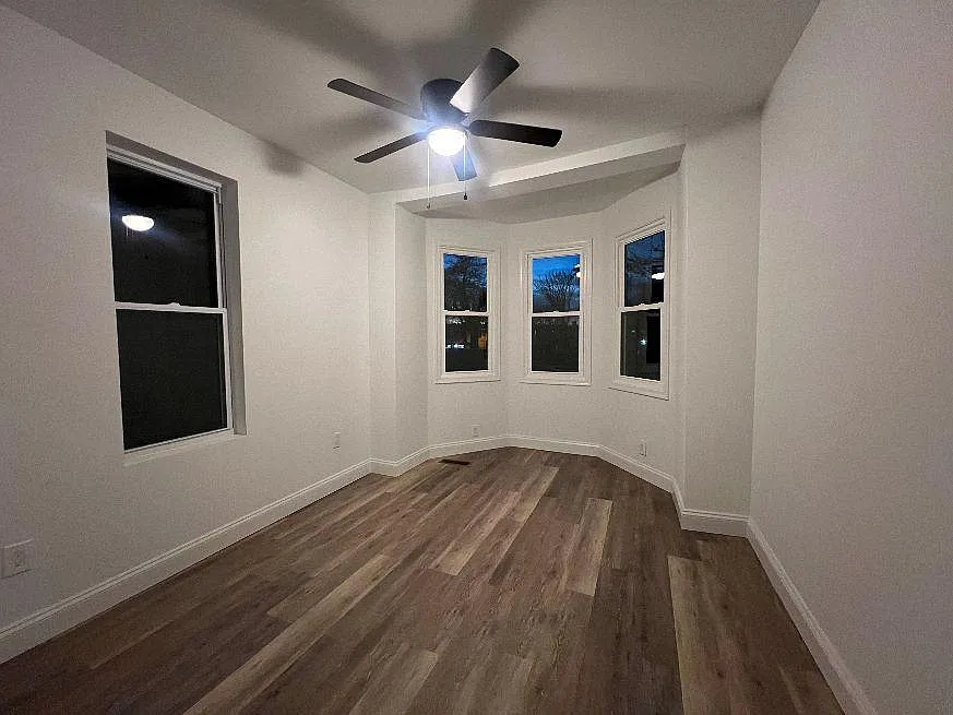 3 bed, 1.5 bath, 1290 sqft, $1,895 — Photo 4