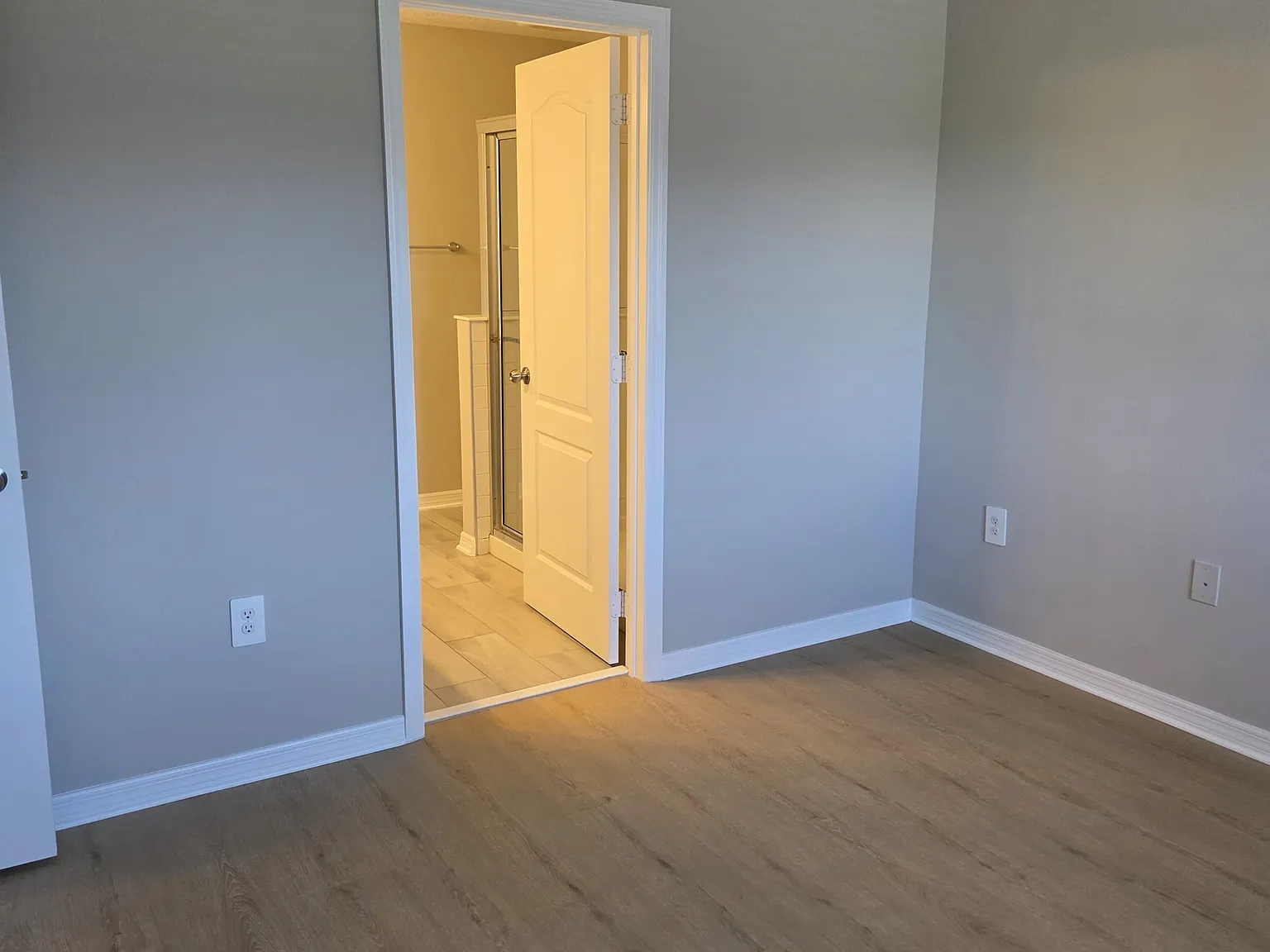 3 bed, 2.5 bath, 1379 sqft, $2,300 — Photo 2