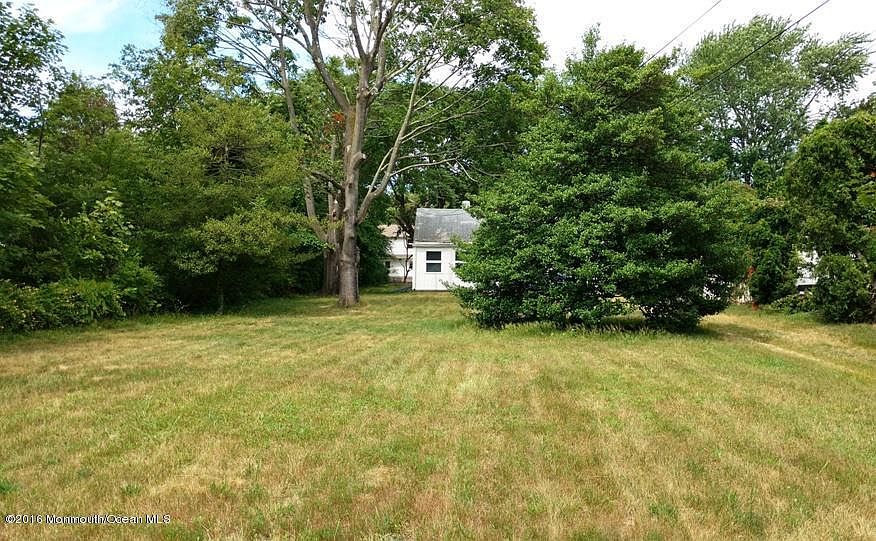 2nd image of 904 Bergen Pl